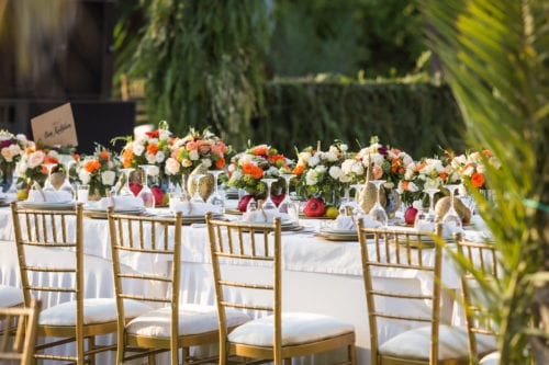 Decoration fleurs table by Maev Event