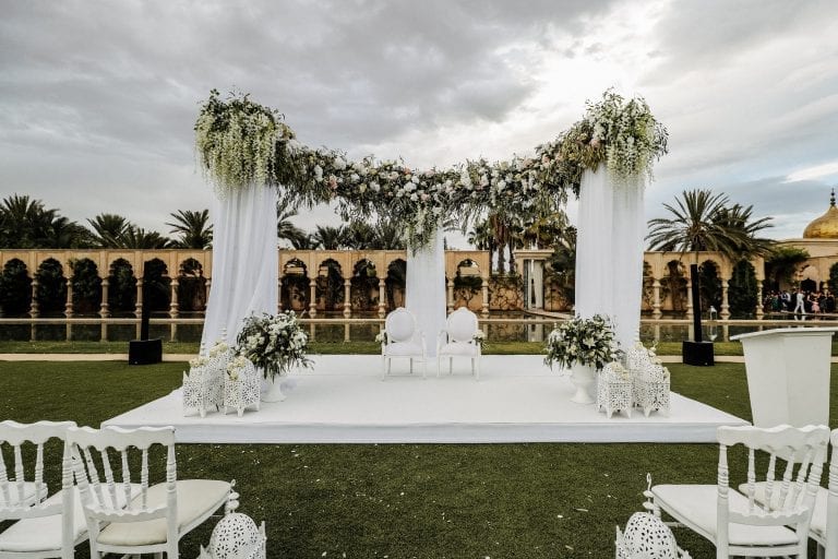 ceremonie fleurs blanches