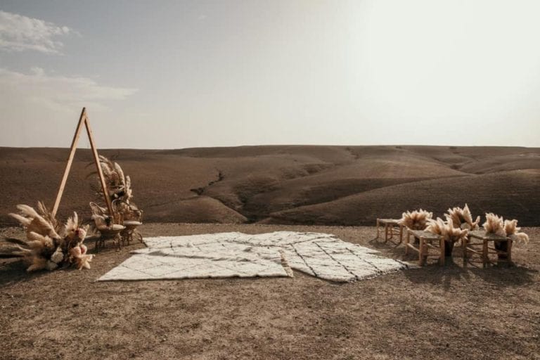 Ceremonie mariage desert minimaliste by Maev Event