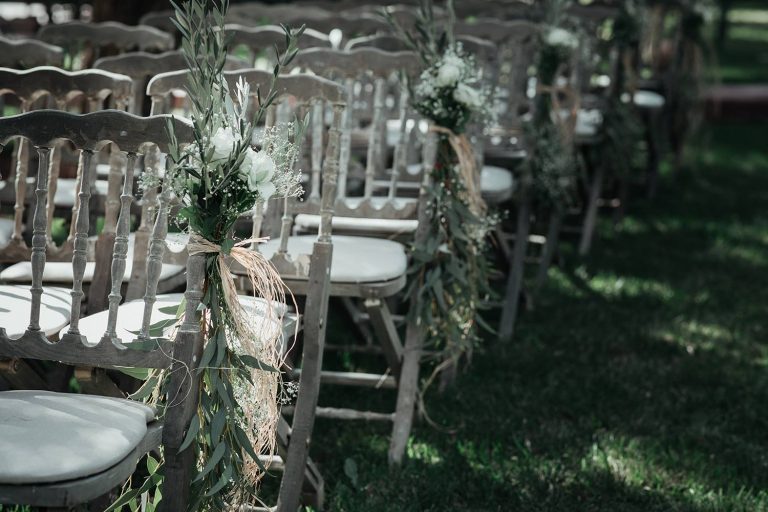 chaise en bois ceremonie