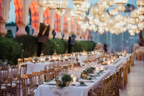 diner sous lanterns