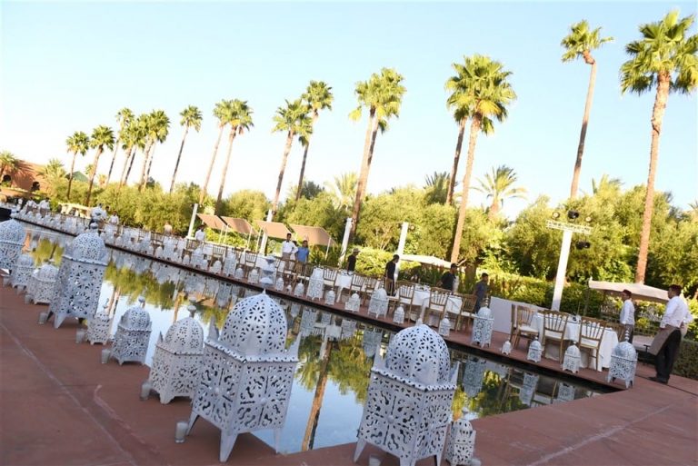 lanternes blanches piscine