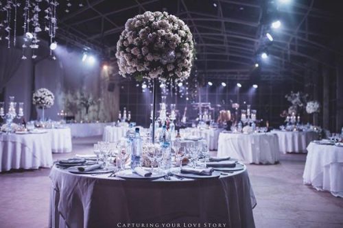 table diner fleurs blanches